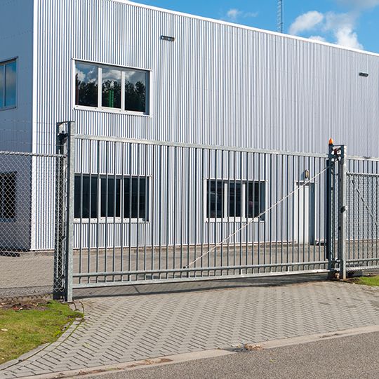 Selecting the Right Industrial Gate for Your Operation